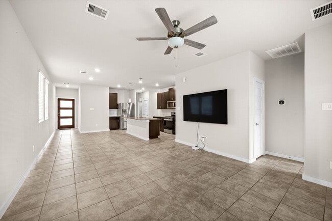 Photo - 5547 Madden Ln
