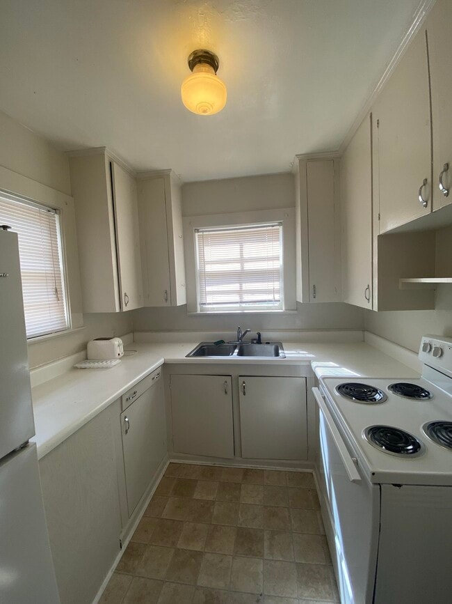 Photo - 545 E Park Ave