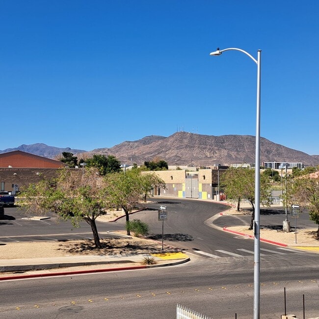 Photo - 147 Westminster Way Unidad D