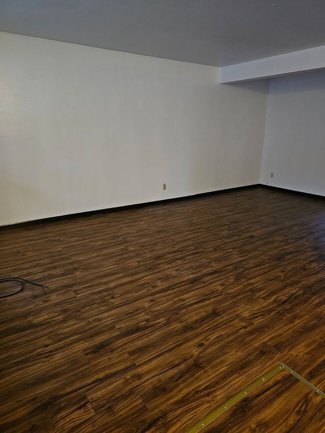 Photo - 6201-6203 Hammersley Rd