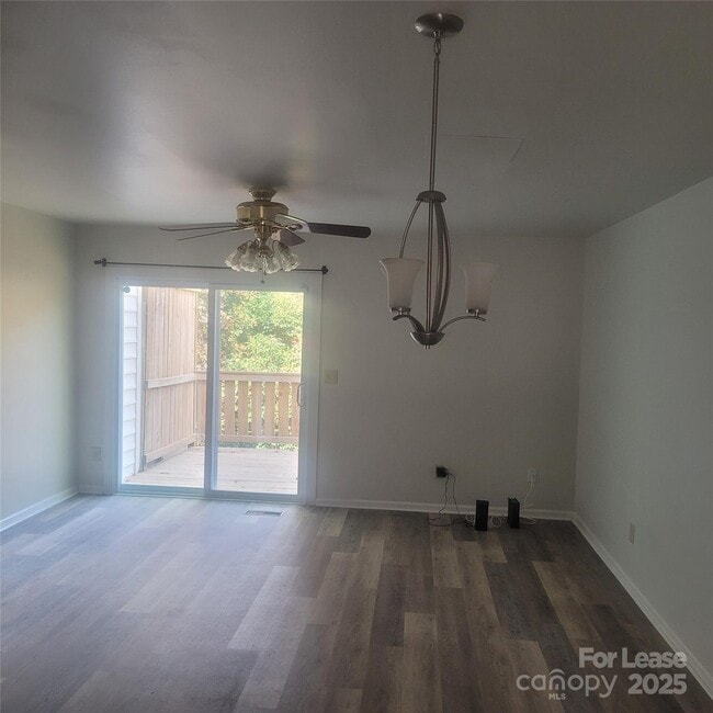 Photo - 2830 Hosta Dr