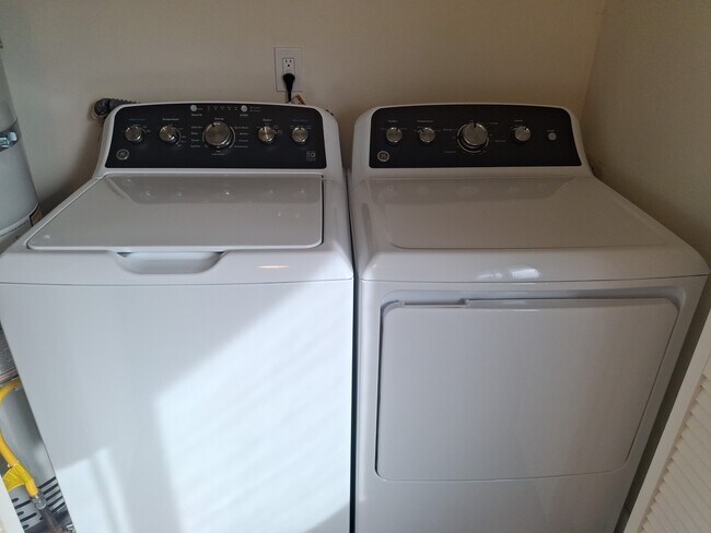 Photo - 402 N 19th Ave