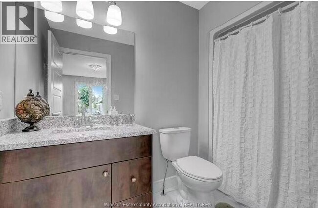 Photo - 363 Curry Ave