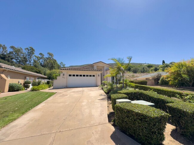 Photo - Beautiful Lake San Marcos 4 Bedroom 3.5 Ba...