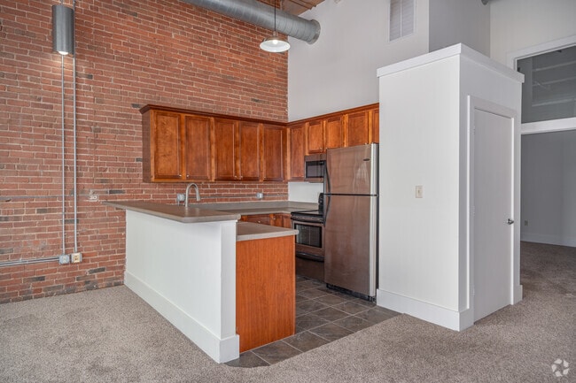1BR, 1BA - 767SF - Kitchen - The Lofts at Waterfront Place