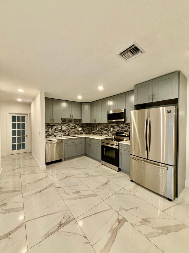 Photo - 8900 NW 33rd Avenue Rd