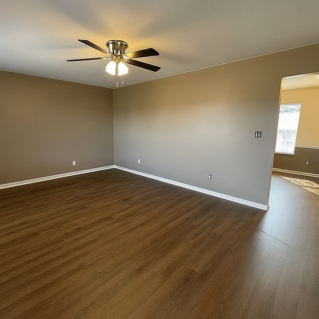 Photo - 349 Majestic Blvd