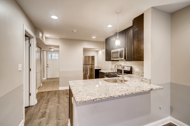 Photo - 2312 S Seeley Ave Unidad G