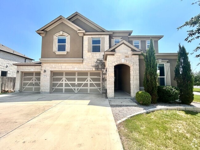 Building Photo - Modern 5/BR 3/BA Home with Spacious Living...