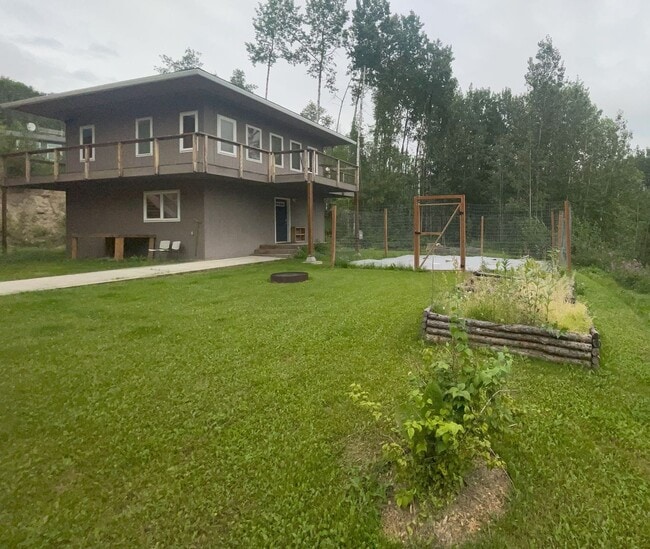 Building Photo - Beautiful 2-bedroom 1.5-bathroom home