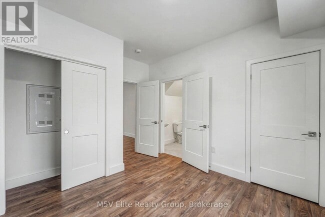 Photo - 6638 McLeod Rd