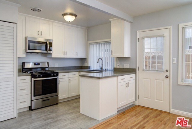 Photo - 321 Cameron Pl