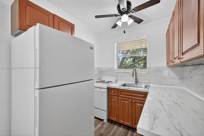 Building Photo - 7130 W 11th Ct Unit 14 Rental