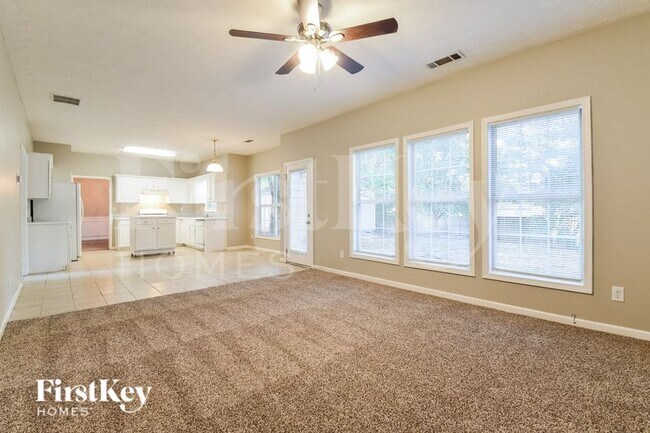 Photo - 821 Charles Hall Dr