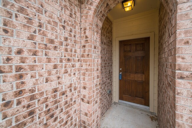 Building Photo - 25531 Forest Springs Lake