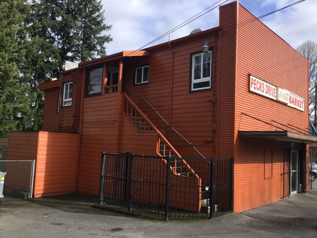 Building Photo - Freshly Updated 3-Bedroom Everett Apartment with Private Deck & Utilities Included Unit A