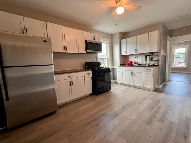 Building Photo - 2015 N Kedvale Ave Rental