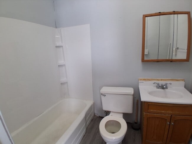 Photo - 425-3C Vermilion-N