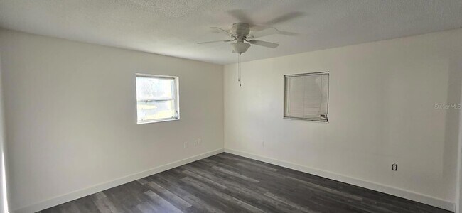 Photo - 526 Reading St NW