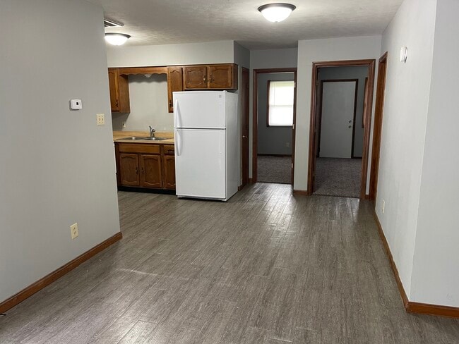 Building Photo - 3590 E Rose Hill Ave Unit 4