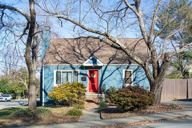 Building Photo - 801 Calhoun St