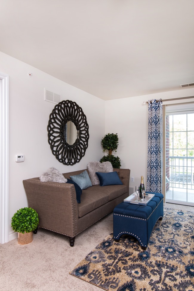 2B/2B - Living Room