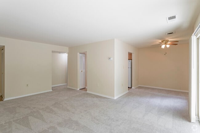 1 BR, 1 BA - 740 SF