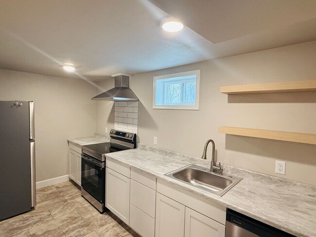 Building Photo - 1718 Virginia Ln Unit Furnished 3 Bedroom 1 Bath