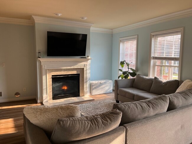 Photo - 5748 Hampshire Ln