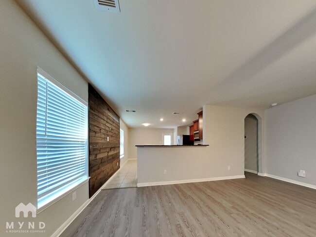 Photo - 5715 Rainbow Rd.