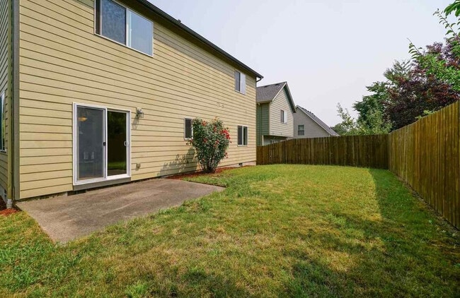 Photo - 4bd/2.5ba House with Washer/Dryer & Fully Fenced Yard!