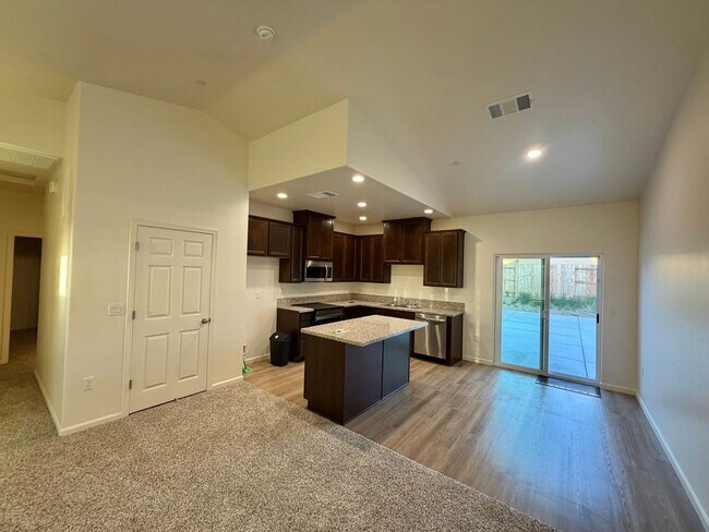Photo - Make yourself at home in this delightful Delano single-family residence!