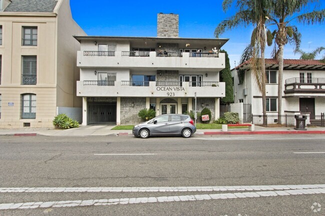 Building Photo - Ocean Boulevard End-Unit Condo