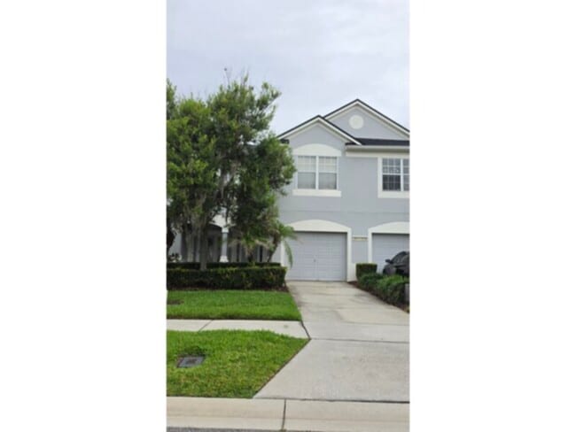 Building Photo - 3 bed 2.5 bath townhome with 1 car garage