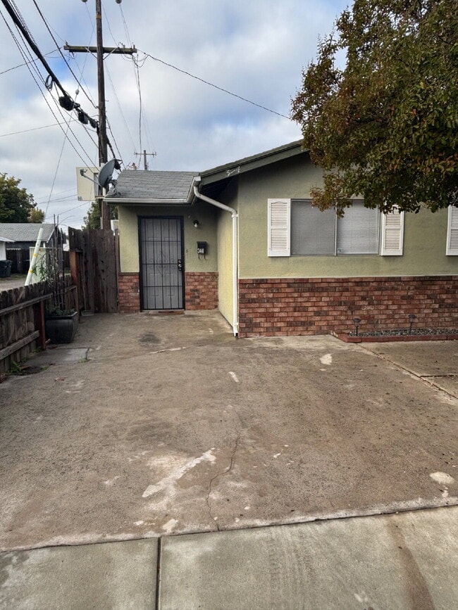 Photo - Cozy 1 Bedroom Apartment close to Downtown Oakdale!