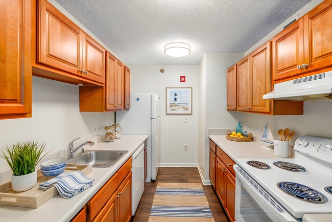 3BR, 2BA - 1,011SF - Kitchen - Park City