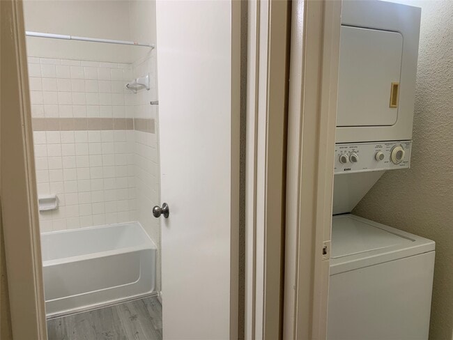 Photo - 2710 Grants Lake Blvd Unit B5