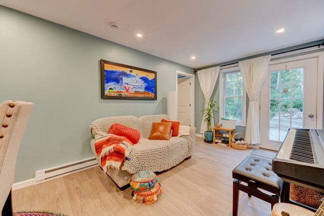 Sala de estar - 404 Bassetts Bridge Rd Unidad Guest Bedroom