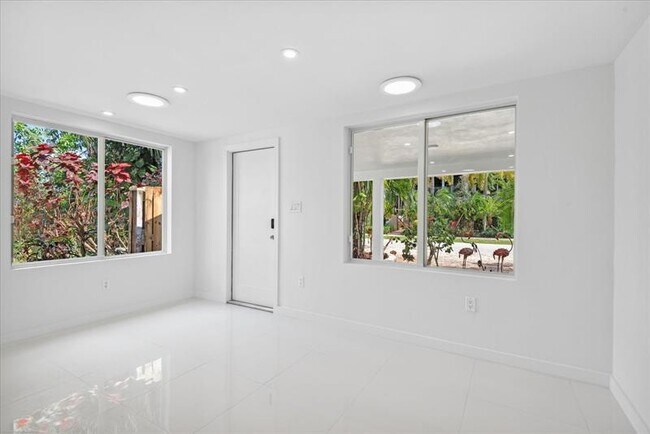 Photo - 2201 NE 9th Ave Unit 3