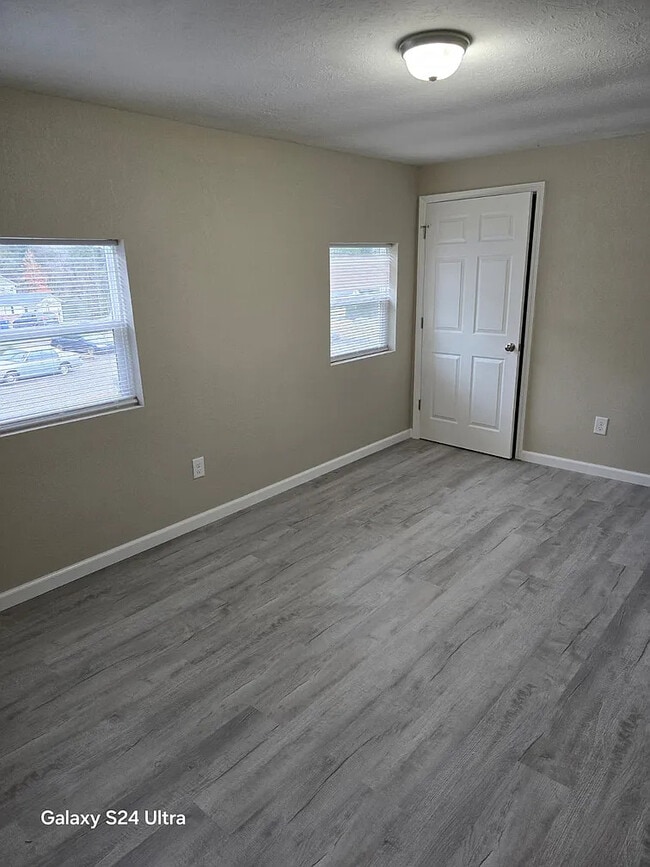 Photo - 126 Tacoma Rd