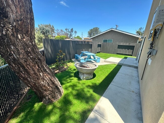 Photo - 4 bed house on Adobe!