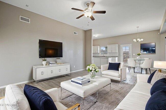 Photo - 13960 Garforth Ave