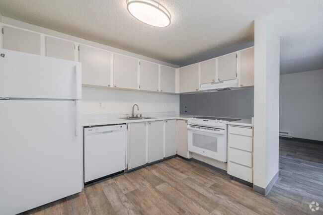2BR, 1BR - 750SF - Kitchen