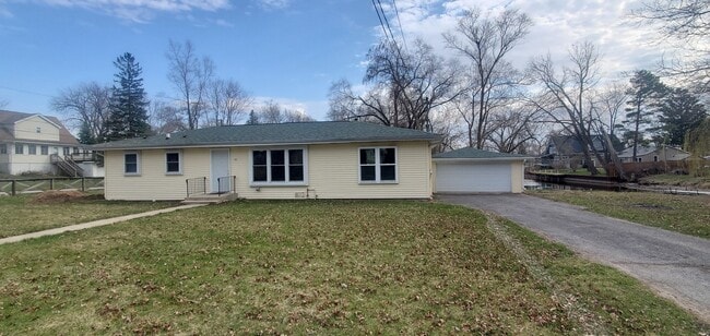 Building Photo - 112 Scenic Rd