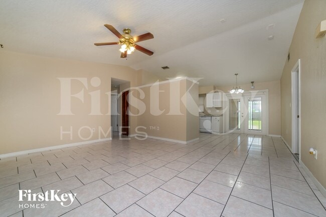 Photo - 571 Degroodt Rd SW