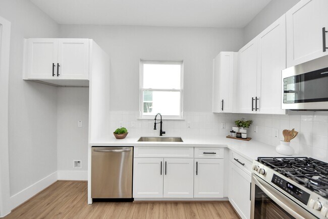 Photo - 4818 Cochran St