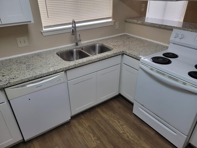 Photo - 9915 Towne Brook Ln