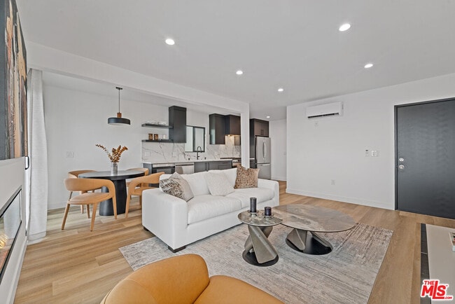 Photo - 3305 Ocean Front Walk Unidad 2