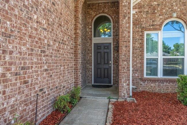 Photo - 1605 Highdale Ct