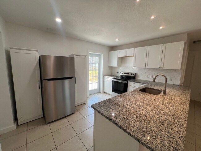 Photo - Charming 3-Bed / 2-Bath Renovated Rental in Washington Shores – Prime Orlando Location!